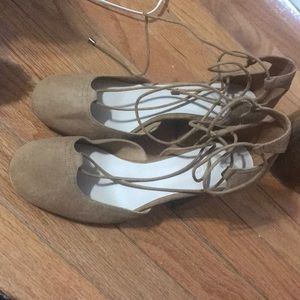 Aldo velour tan shoes